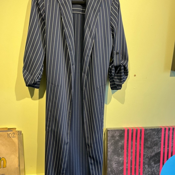 Babaton - Picture 3 of 4